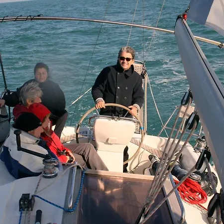 Waypoint Azzurra Hotel en barco