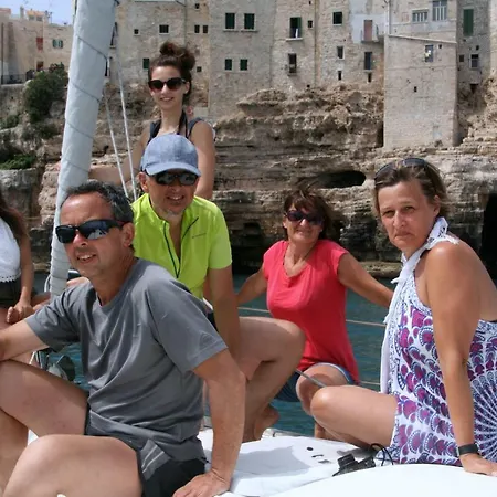 Hotel en barco Waypoint Azzurra 3*