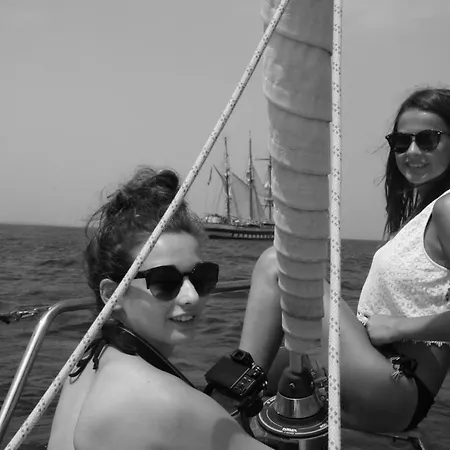 Waypoint Azzurra Hotel en barco Bari